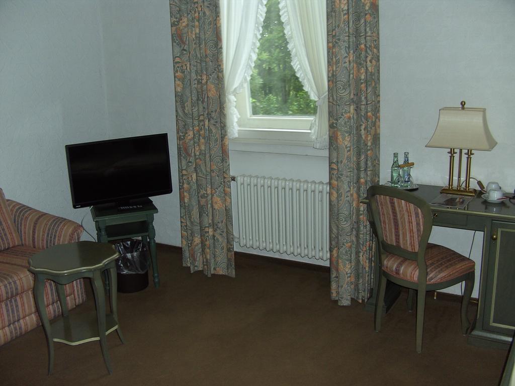 Schlosshotel Wilhelmsthal Calden Room photo